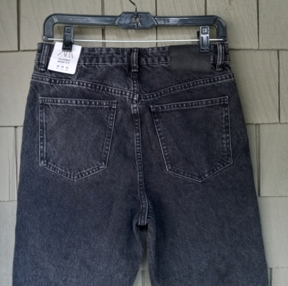 High Rise Mom Jeans - Picture 6 of 8